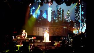 Lamb - She Walks, Live in Prague.MOV