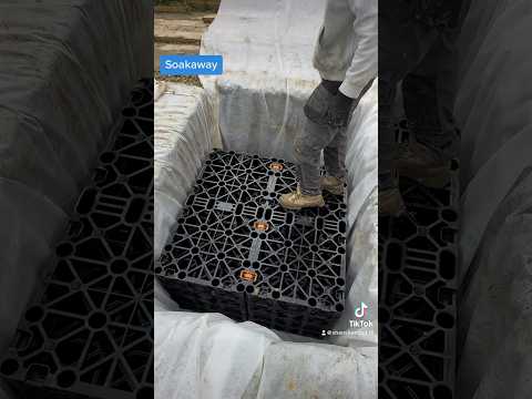 How to make soakway ? #howtomakesoakaway #soakaway #rainwater #builder #construction