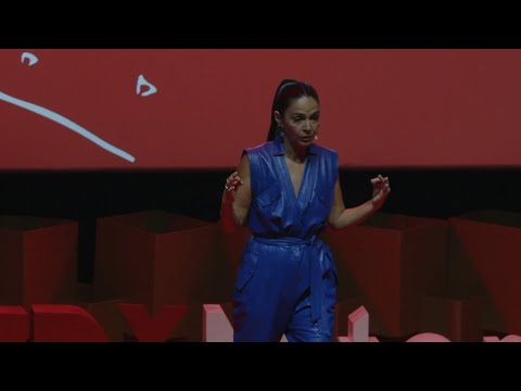 Você tem medo de envelhecer? | Claudia Ohana | TEDxNiteroi