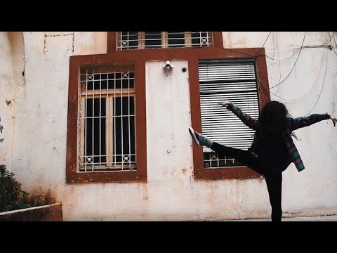 Syrian group dances around Latakia's streets to revive city