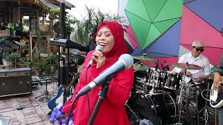 Download lagu Lina kilauan Emas nyanyi 60an - Sayang ada yang punya Cover S.Anida & The Zaraks di majlis kahwin mp3