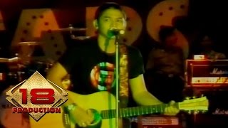 Download lagu Ungu - Andai Ku Tahu (Live Konser Papua 17 April 2007) mp3 Download lagu Ungu - Andai Ku Tahu (Live Konser Papua 17 April 2007) mp3