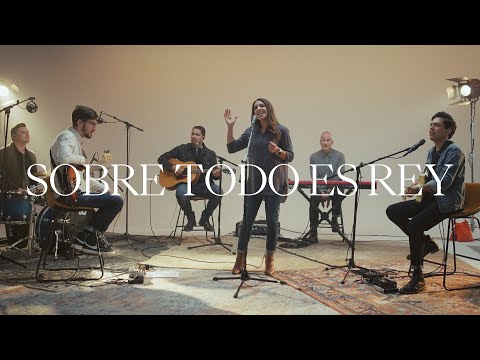 Sobre Todo Es Rey - Gracia Soberana Música (Video Oficial)