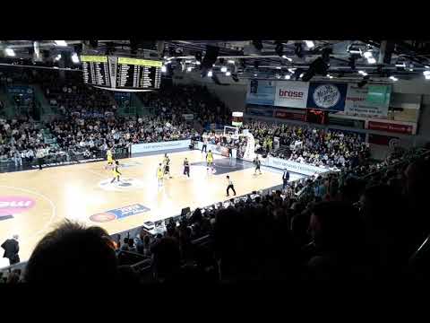 Freiwurf für Medi Bayreuth gegen Oldenburg