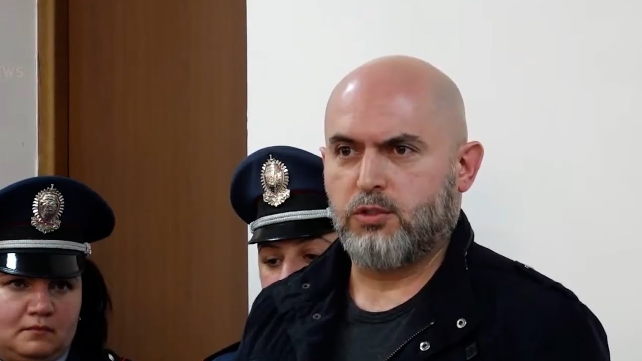 Ինձ 2 ամիս ա դրսում ոտից գլուխ պրասլուշկա են արել, 8 տարվա զանգերս` վերծանել, բա ու՞ր են էդ տվյալները