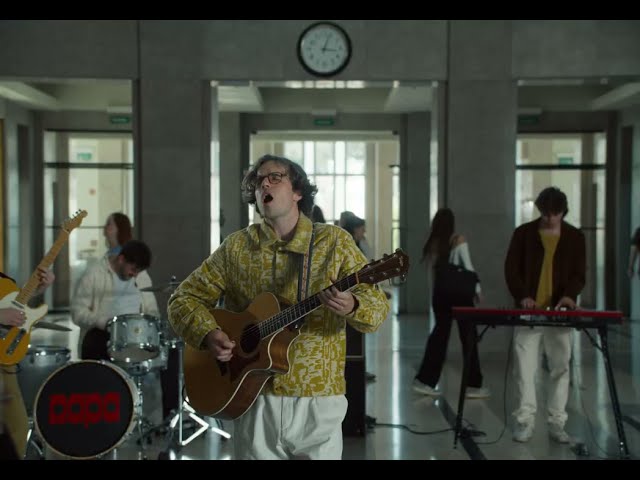 Video zu 'Deslocado' ansehen