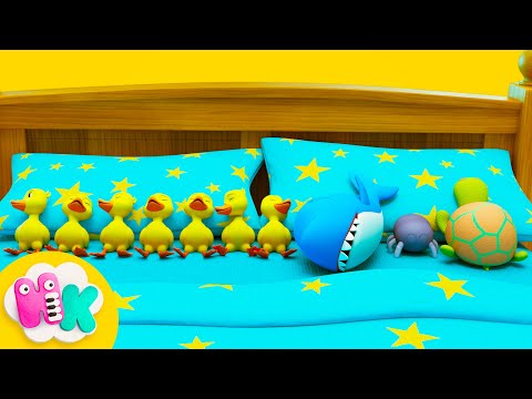 Erau zece in pat | Cântec pentru copii de grădiniţa - HeyKids