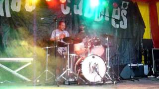 Pablo (Mushroom By Night @ Mad Caddies 2009) accompagné par Cowmic!!! & Obi (Menu Best of +)