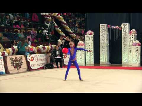 Панченко Валерия мяч