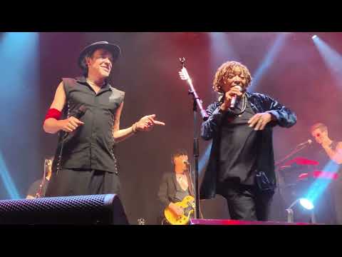 Paulinho Moska feat Mart'nália e Rodrigo Suricato - Namora Comigo - Circo Voador, RJ - 26.08.2023.