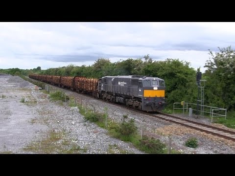 084 on a laden timber train @ Dunbell, Co. Kilkenny (2-6-2014)