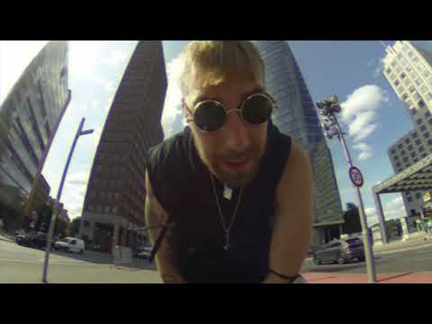 Don Carlsson & Clint Hoffa - far långt ifrån