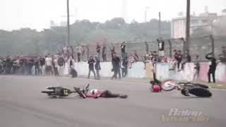 Download lagu Story WA Drag Bike Jatuh versi mundur alon-alon mp3 Download lagu Story WA Drag Bike Jatuh versi mundur alon-alon mp3