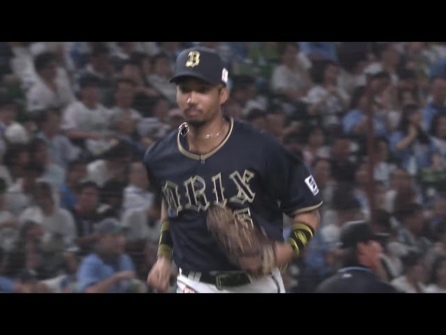 [Bottom of the 6th] defense saves the day! The Buffaloes 'Yuma Mune skillfully handles a difficult ball and gets an out! September 18, 2025 Saitama Seibu Lions vs. Orix The Buffaloes