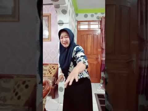 Tiktok emak emak goyang