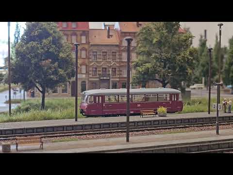 H0 Neustadt Anlage - Ankunft von Triebwagen 171 023-5 mit Zwischenhalt und anschließender Abfahrt