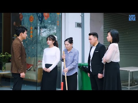 The Chairman's Mother Went To Work As A Street Sweeper, Was Recognized By Her Son's Ex-Girlfriend...