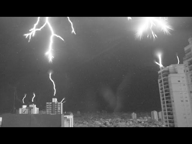 Image produced by ultra-fast camera shows how lightning rods work