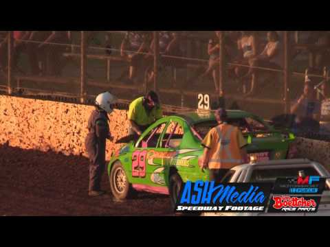 Modified Sedans: Jess O'Meara Crash - Kingaroy Speedway
