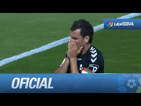 Chut de Arruabarrena desde la frontal que despeja Rubén