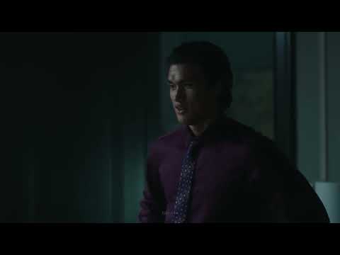 Riverdale 6x01 Kiss Scene   Veronica and Reggie #000