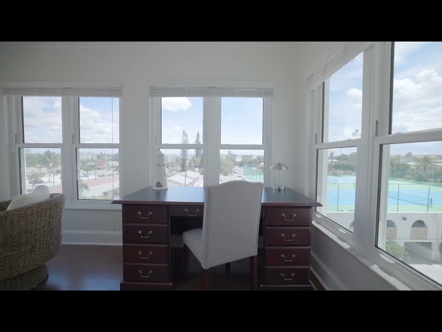 Florida gulf-front paradise in St Pete Beach in Florida in Canada