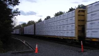 preview picture of video 'An evening at Conley Rd 8/7/14: CSX Q364 meets Q161'