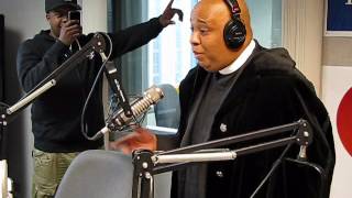 Rev Run&#39;s &quot;Freestyle&quot; On WGCI&#39;s Morning Riot
