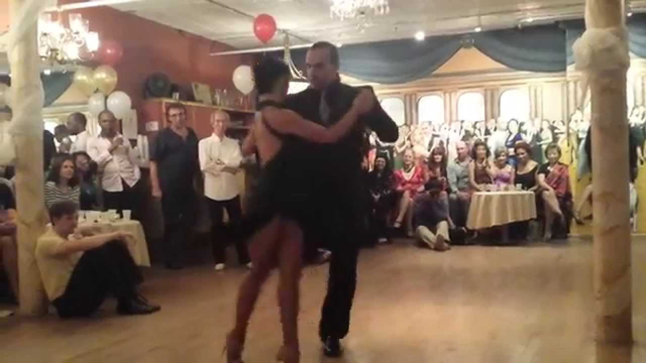 Argentine tango: Junior Cervila & Guadalupe Garcia - Domingo Tango Club
