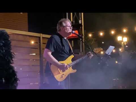 Pour Decisions | @BailysOldTown