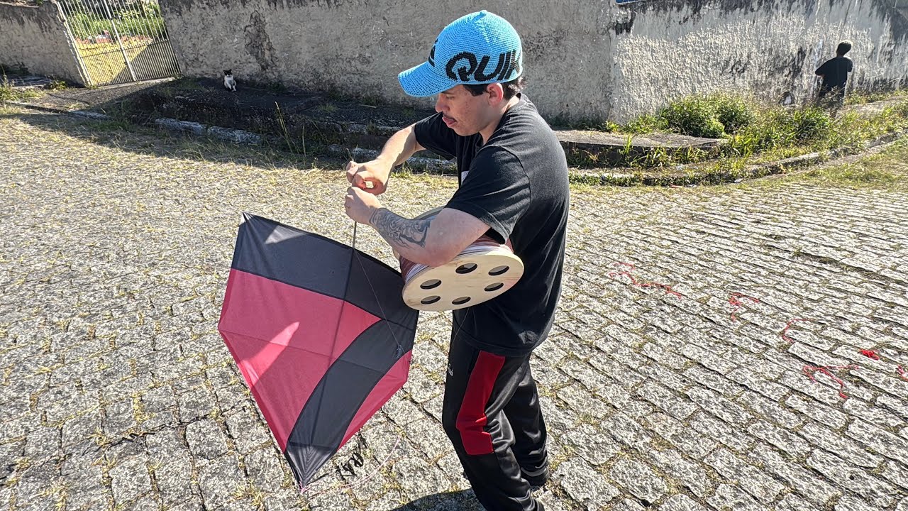 OLHA QUEM VOLTOU A SOLTAR PIPA 