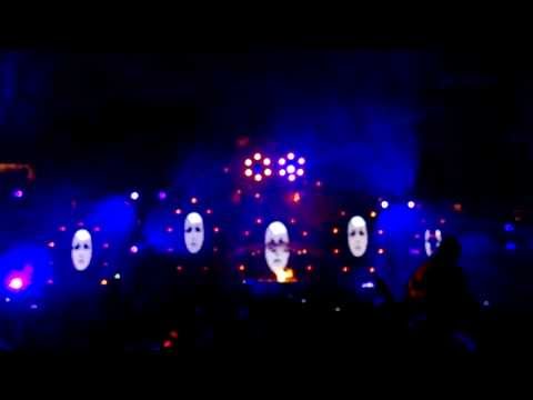 Coone - Times Gettin' Hard (Ft K19) Live @ The Qontinent 2013 (HQ)