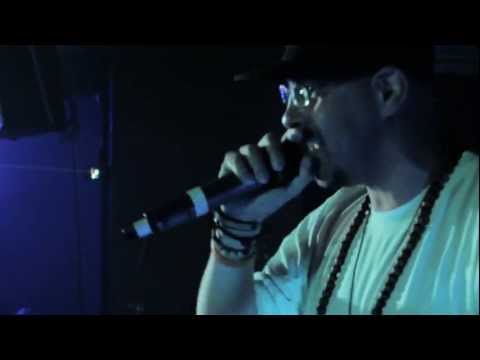 DAVE BEE en Chile, Primera Parte