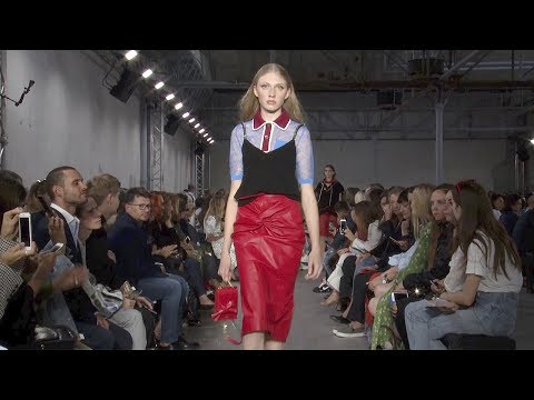 Nº21 | Spring Summer 2018 Full Fashion Show | Exclusive