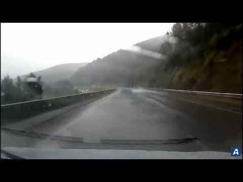 Las precipitaciones no cesan en la A-52, dirección Vigo-Ourense