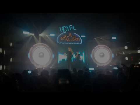 Fünf Sterne Deluxe Support Jomo und DJ PLA2EBO Köln Live Music Hall