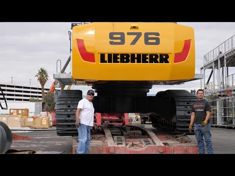 Loading and Moving the Big Liebherr R976 Excavator