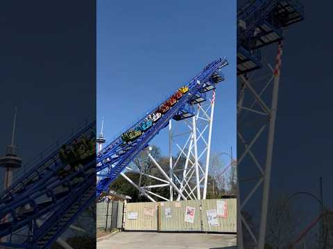 The Flying Cobras, a #carowinds classic since 2009! #rollercoaster #boomerang