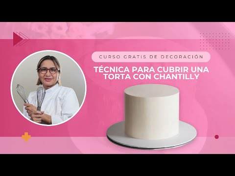 Technique for covering a cake with Chantilly cream