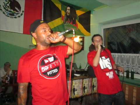 Maestro Billoo Akep   Mały spontan Dj pEbEEL