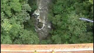 preview picture of video 'Tropical Bungee Costa Rica Bungee: Salto Saque de Banda'