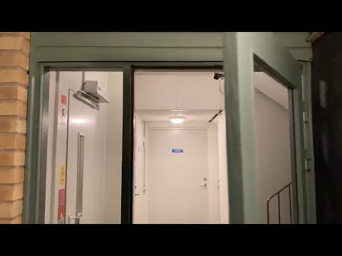 1976 KONE Holeless Hydraulic Elevator @ Humlegårdsgatan 9, Söderhamn, Sweden.