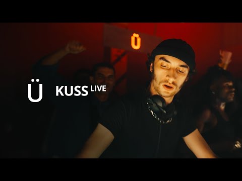 KUSS (live) • GRÜV, Paris
