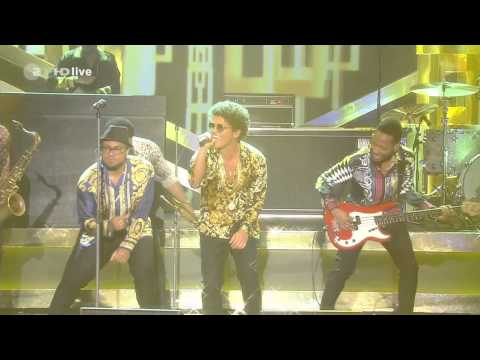 Bruno Mars - Locked Out of Heaven 2013-02-23 HD LIVE Performance