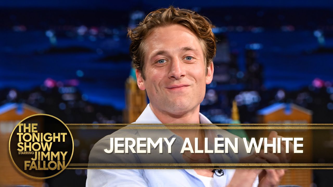 Jeremy Allen White Reacts to The Bear Memes, Says Springsteen Movie Trailer Blew Up His Phone - YouTube