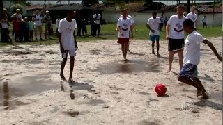 preview picture of video 'WM in Brasilien: DFB und Fanclubs im SOS-Kinderdorf Igarassu'
