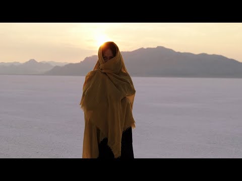 Billy Esteban, Rialians on Earth - Quedate Luna (QARAQOOM Remix)