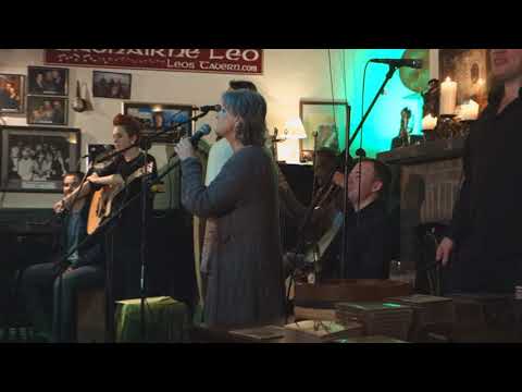 "Two Sisters" (Clannad) Moya Brennan Live County Donegal Ireland Leo's Tavern Cormac De Barra