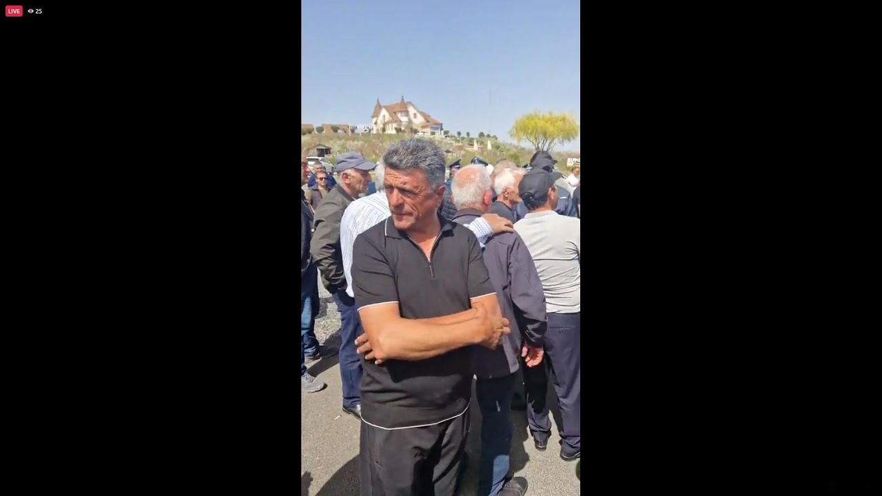 #Ուղիղ. Լարված իրավիճակ Շիրակի մարզում. քաղաքացիները փողոց են փակել