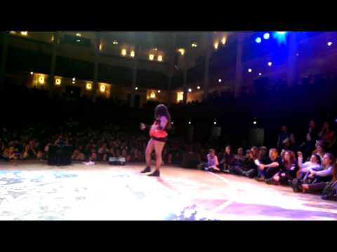 STREETSTAR 2015 VOGUE FEMME 1/2 final - Veronika Zorra vs Lasseindra Ninja (win)